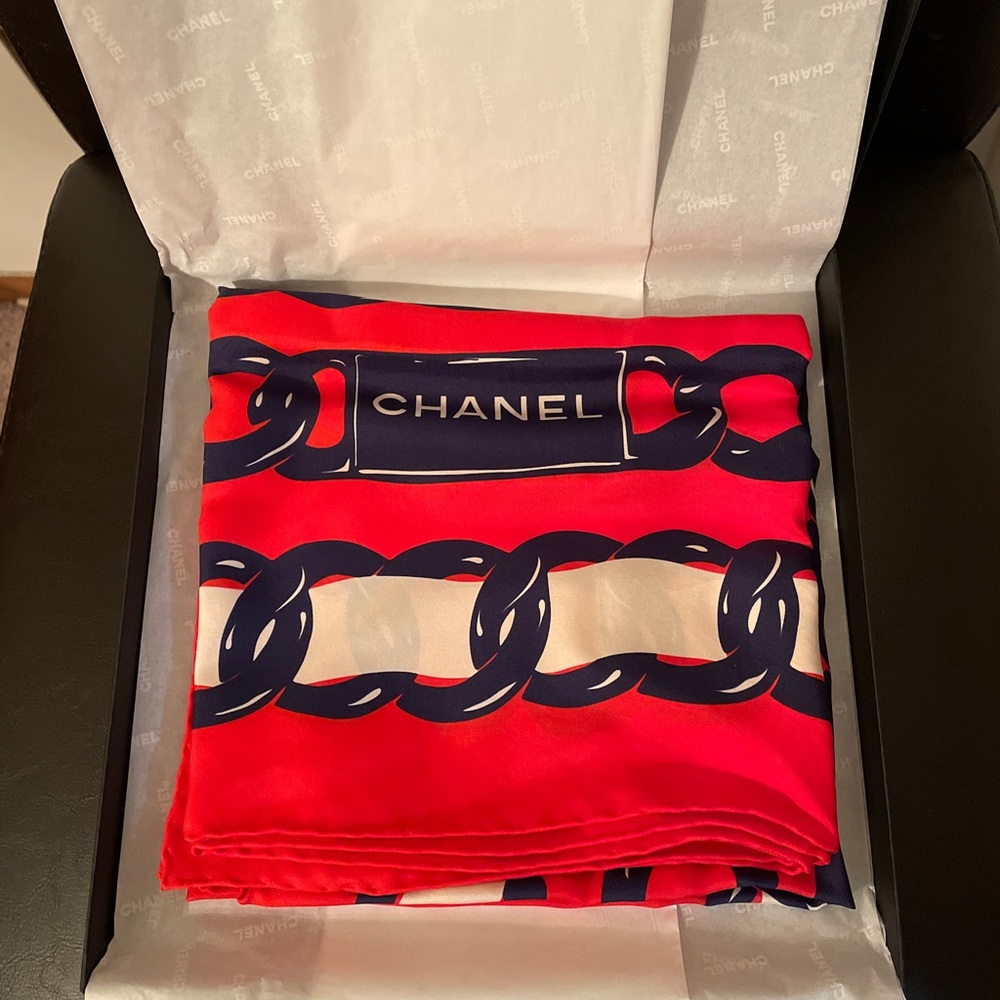 CHANEL scarf